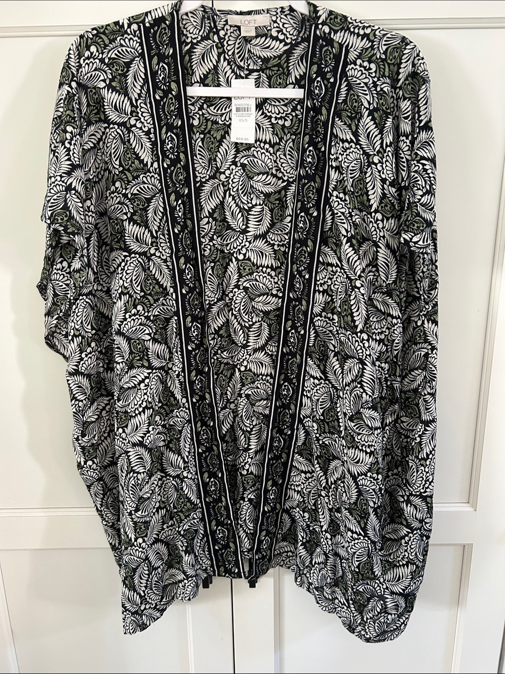 LOFT Black & White Leaf-Print Open Kimono